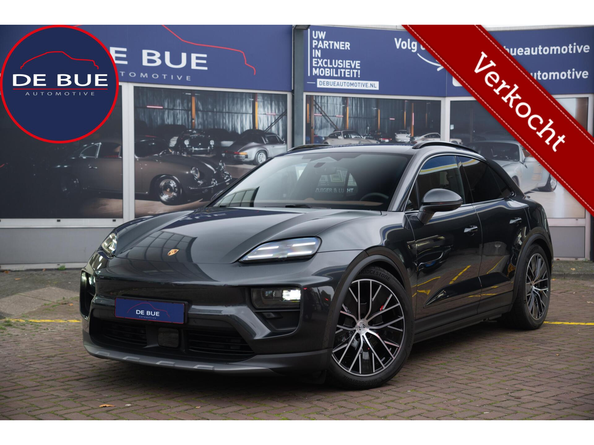Porsche - Macan 4 E 100 kWh|1 Eig.|Org NL NAP|BTW|Luchtvering|Sportchrono|BO