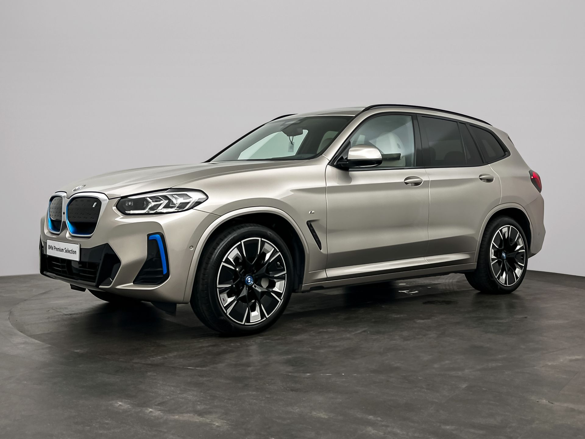 BMW - iX3