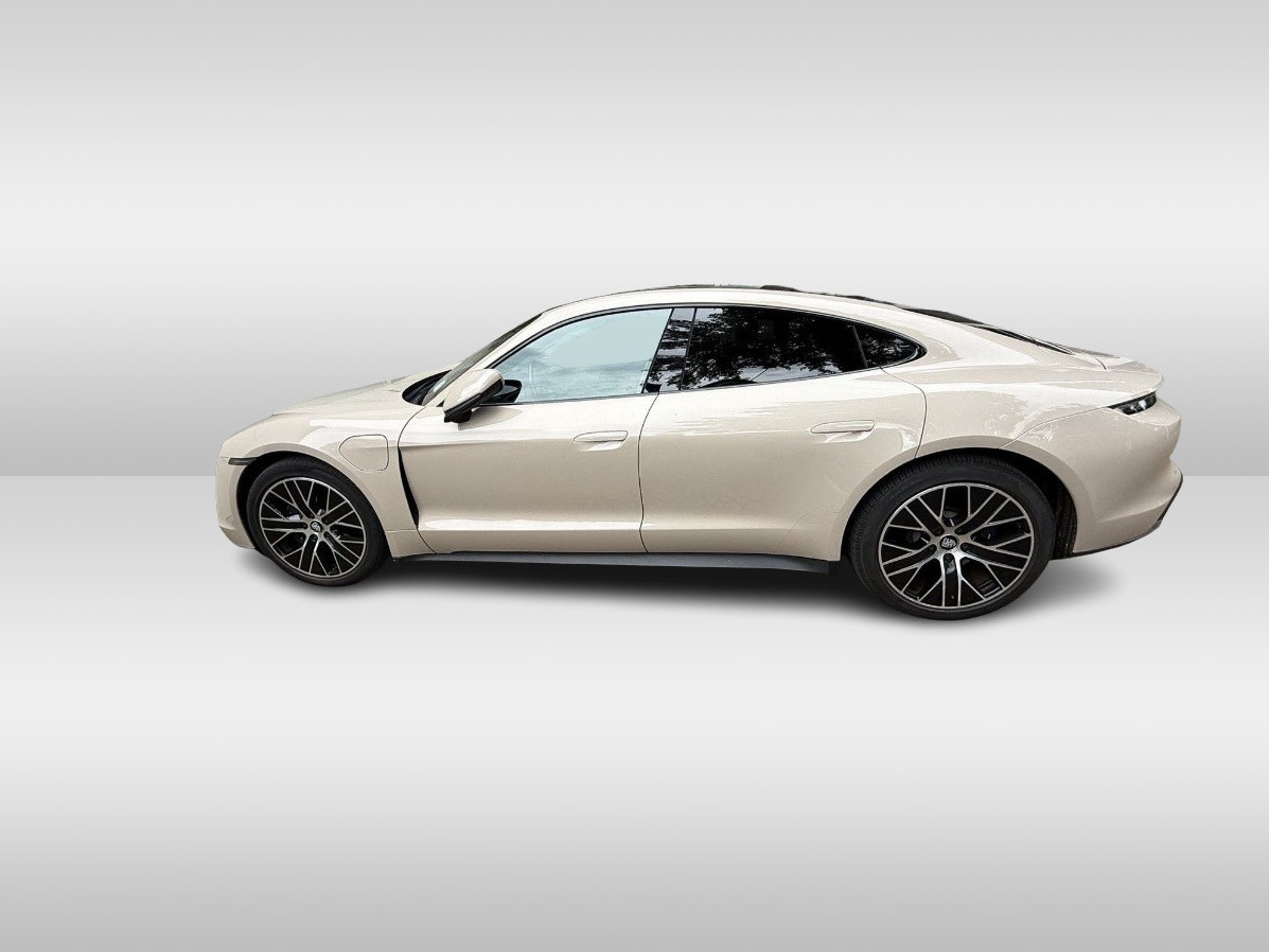 Porsche - Taycan Performance 84 kWh / Panoramadak / Camera / Luchtvering / 20