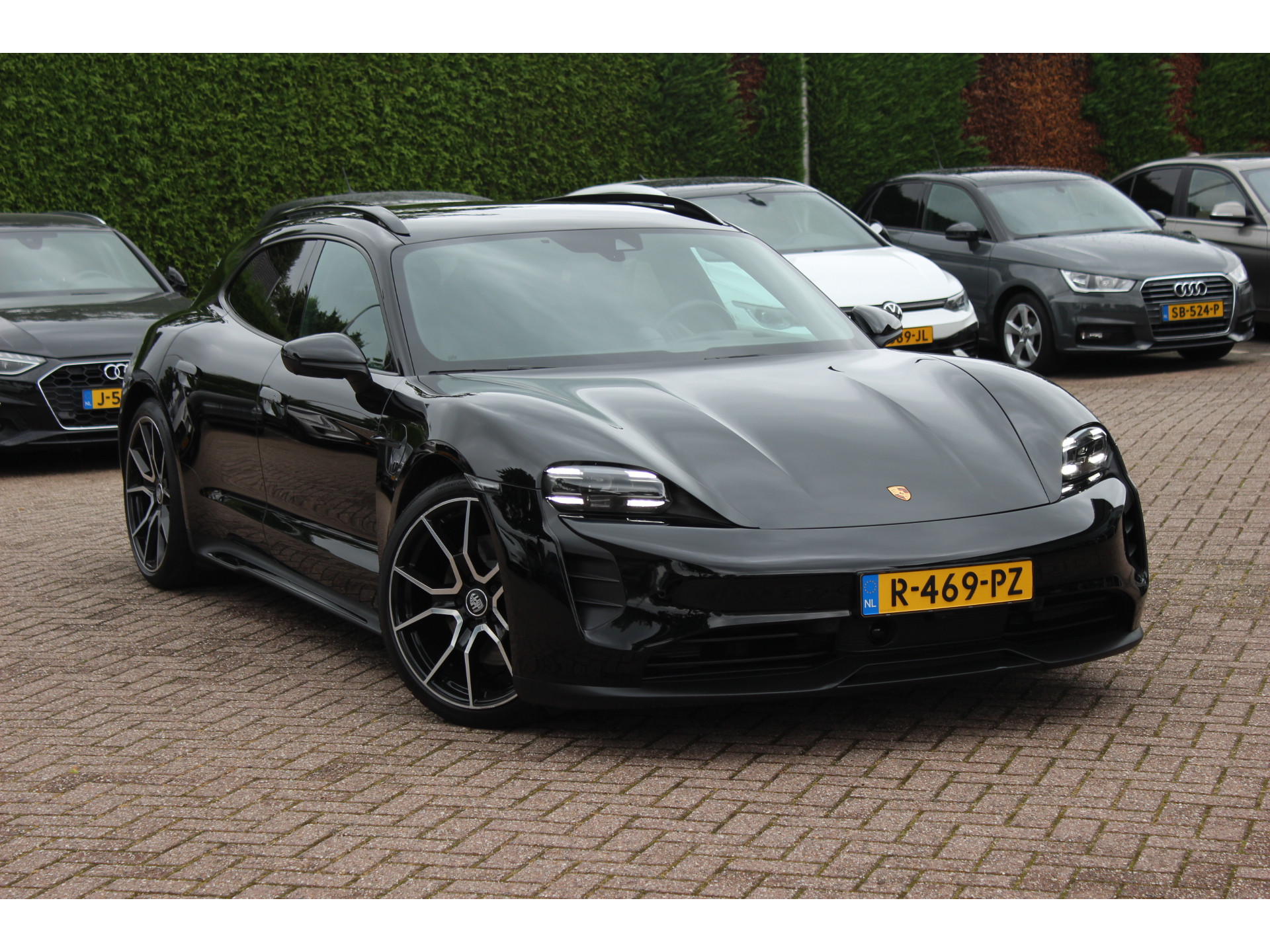 Porsche - Taycan Sport Turismo 93 kWh / SoH 92,5% / Panoramadak / Camera / Passenger Displa