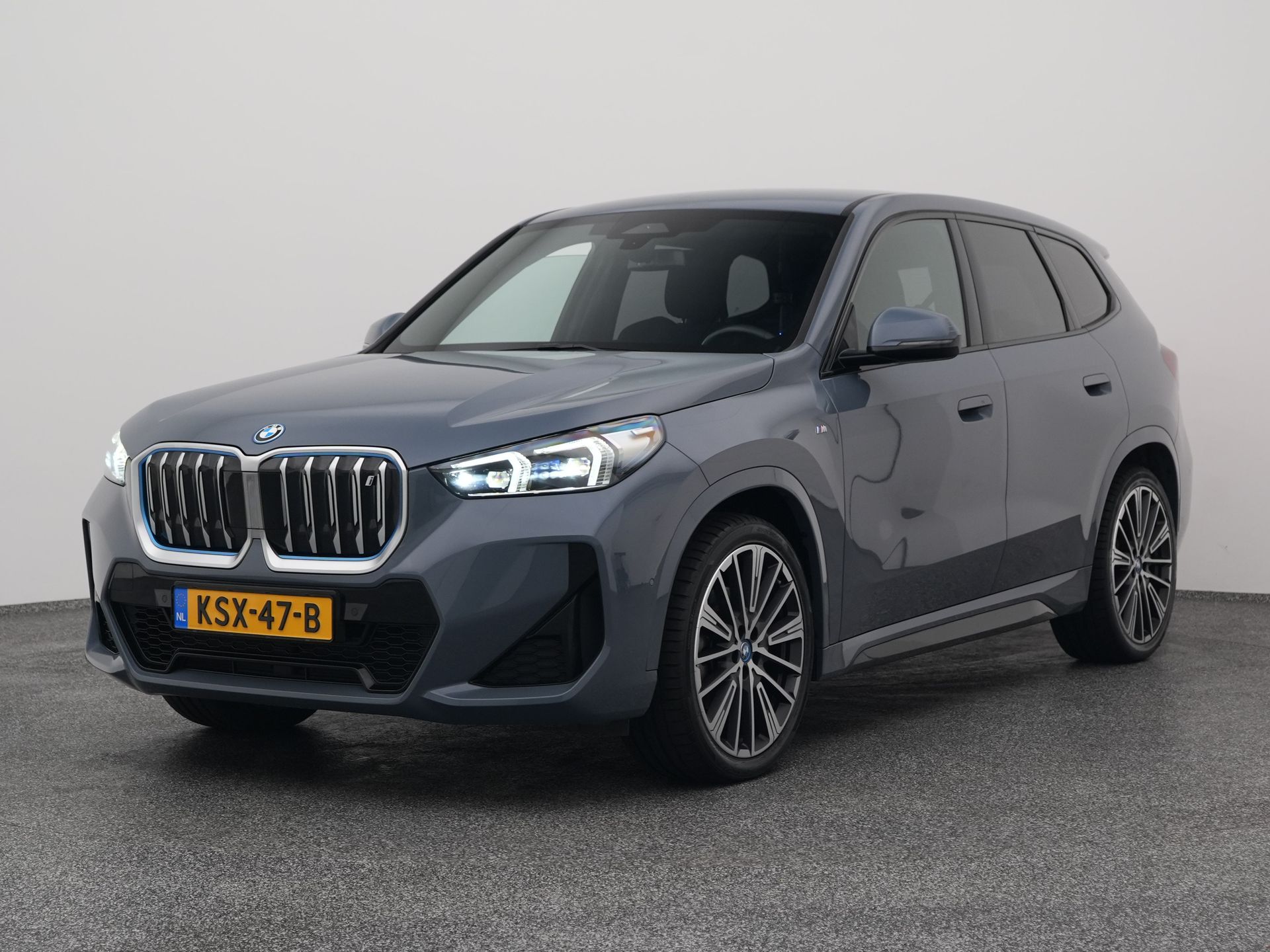 BMW - iX1