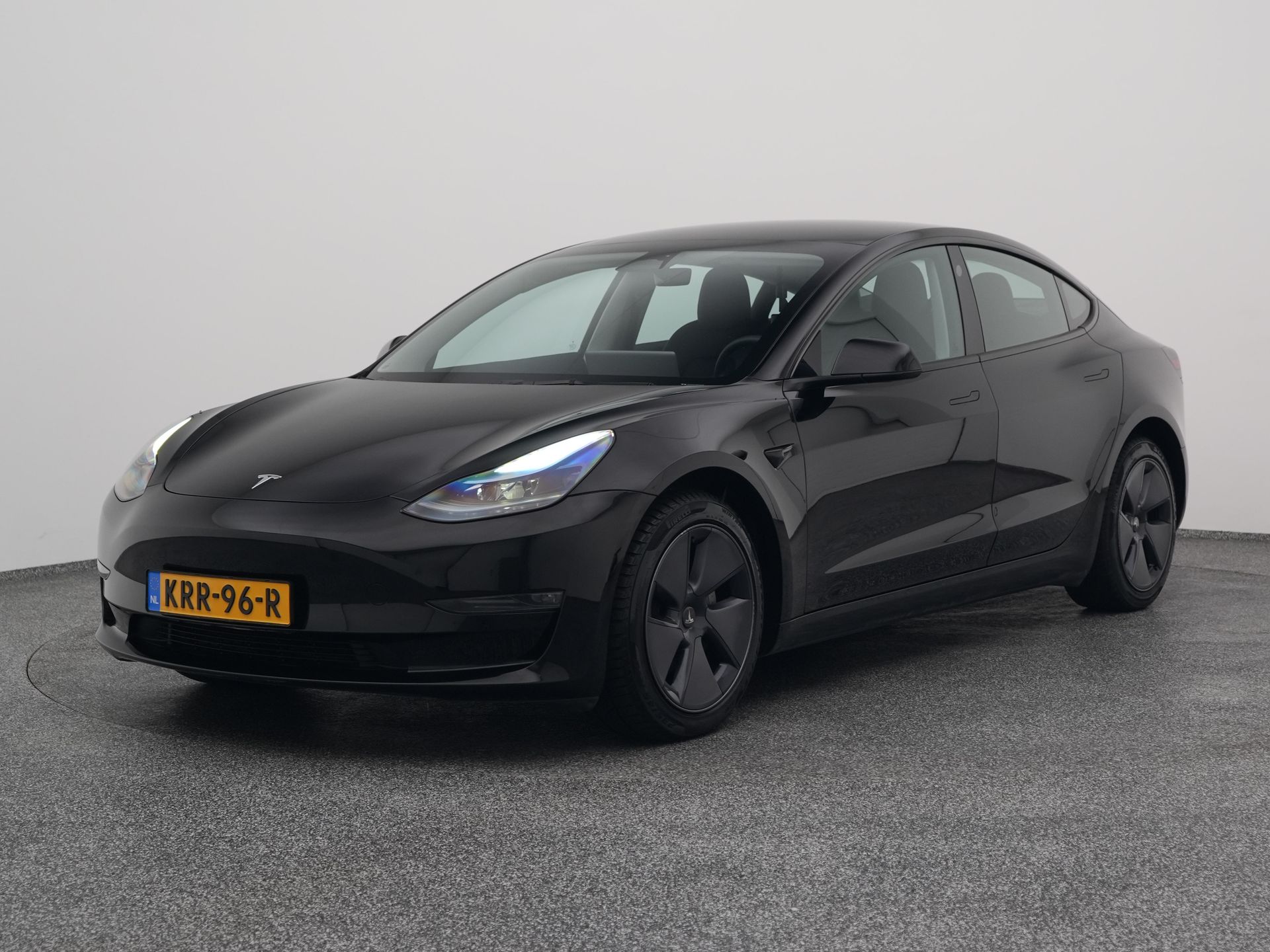 Tesla - Model 3