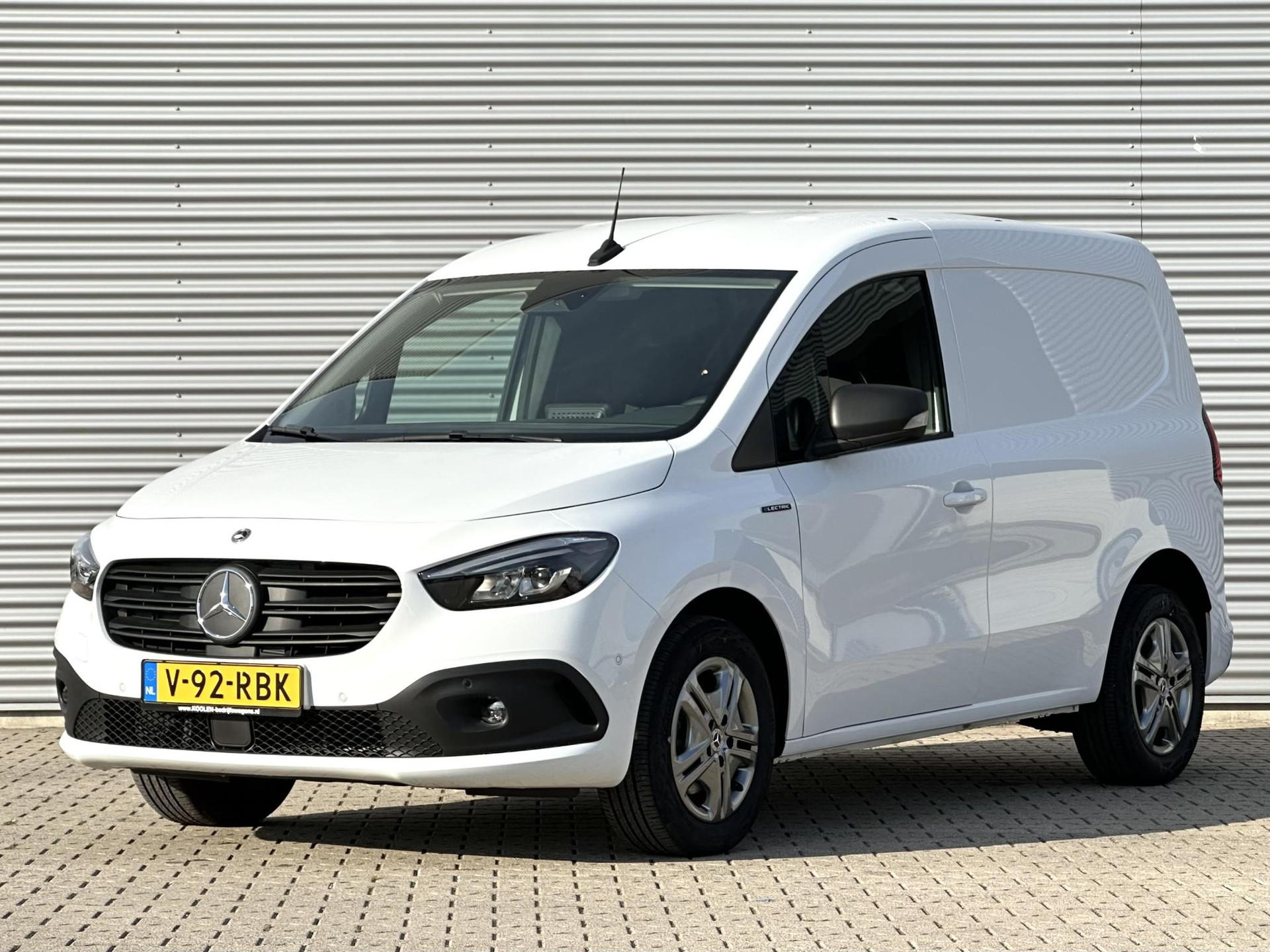 Mercedes Eqv