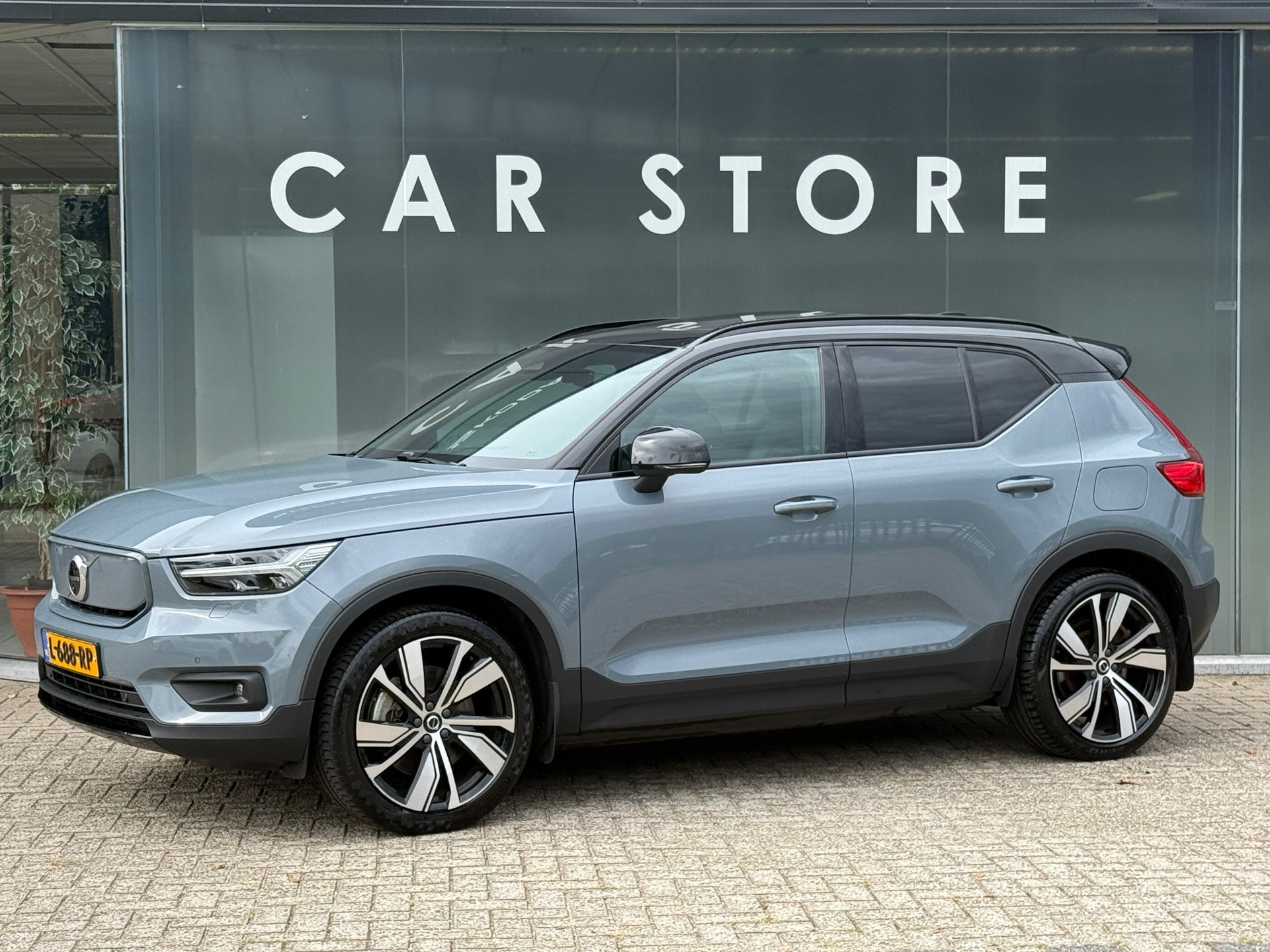 Volvo - Xc40 Recharge P8 AWD R-Design PANO|HARMAN|Memory|Leder
