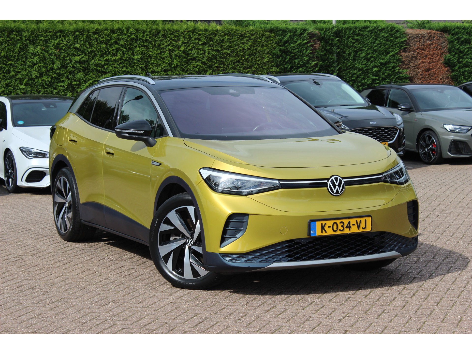 Volkswagen - ID.4 Life 77 kWh / SoH 93,9% / Trekhaak / Camera / Apple CarPlay