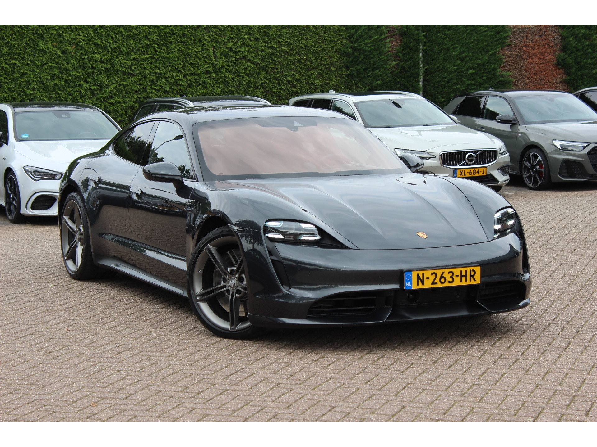 Porsche - Taycan