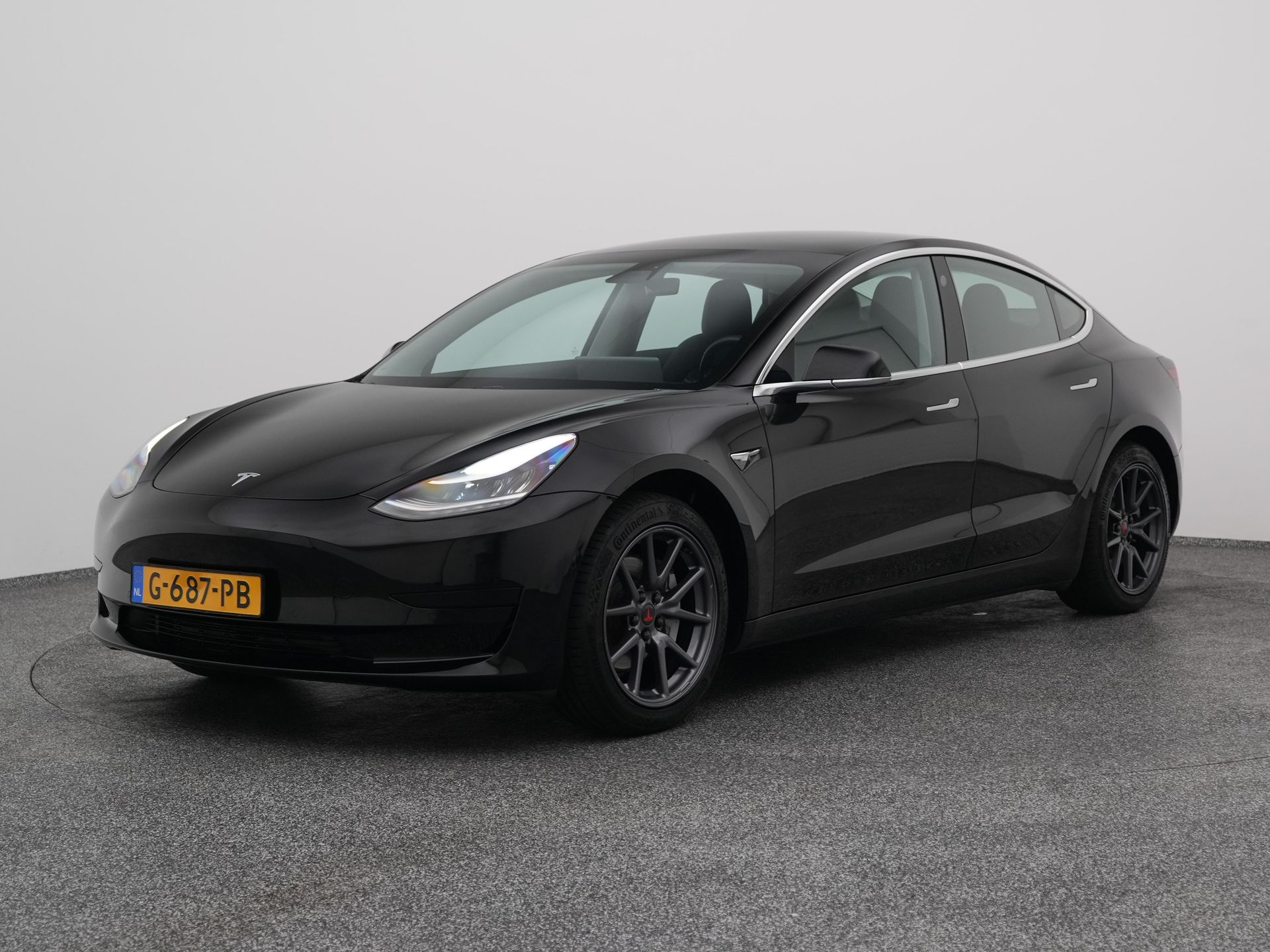 Tesla - Model 3 Standard RWD Plus 60 kWh | PANO | AUTOPILOT | STOELVERWARMIN — foto 1