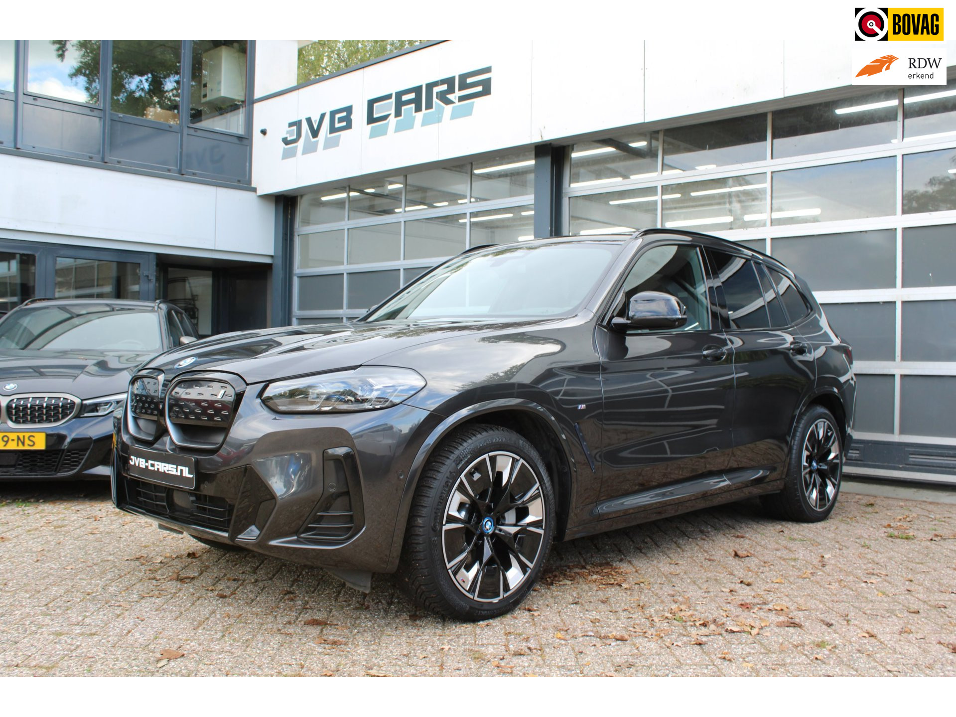 BMW - iX3 High Executive 80 kWh/pano/Mpakket — foto 1