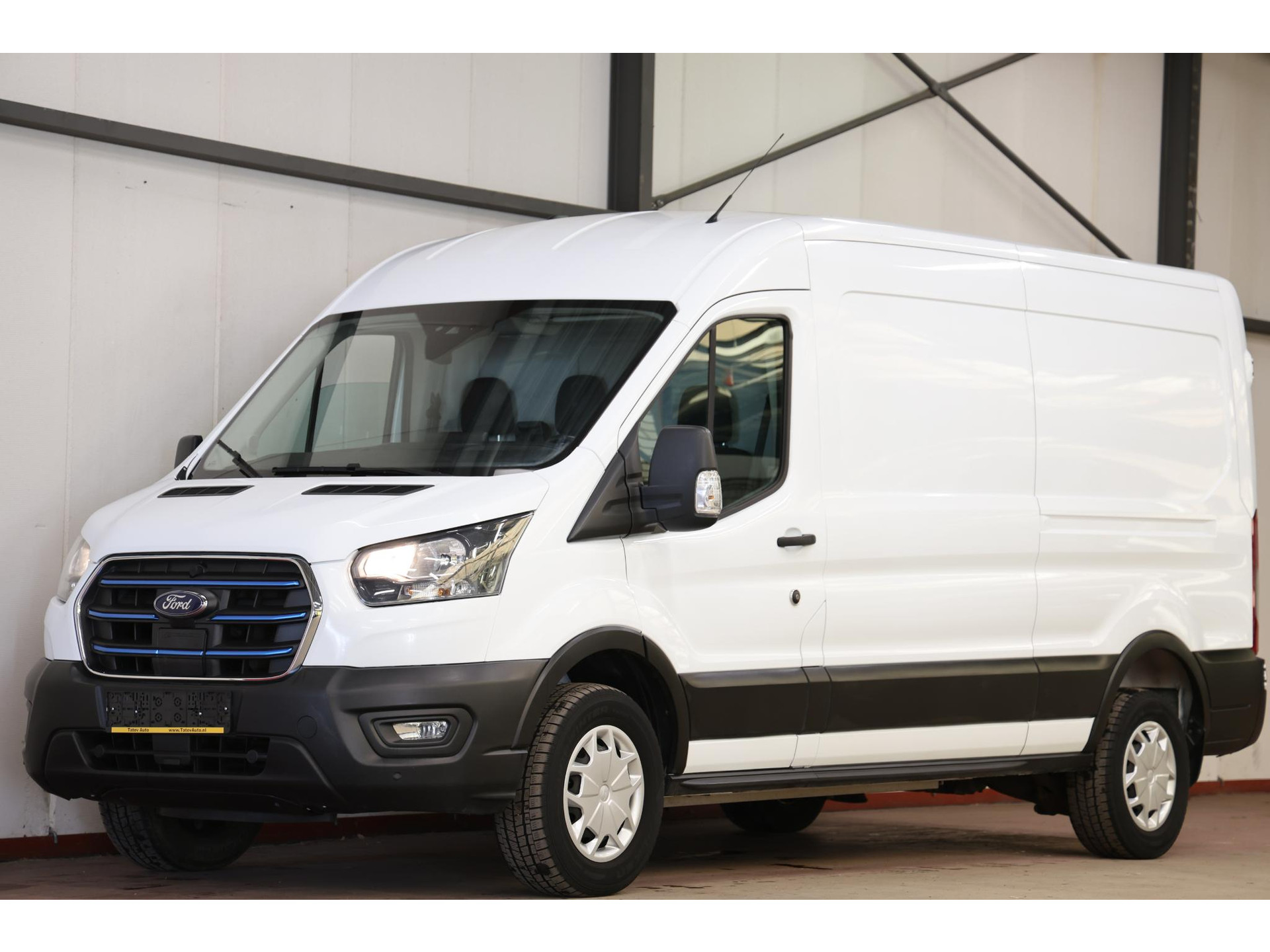 Ford - E-transit 350 L3H2 Trend 68 kWh Zonder Begrenzing — foto 1