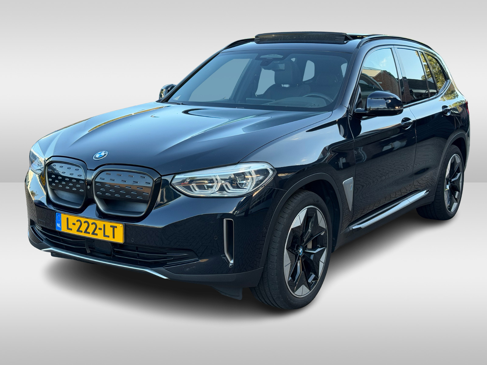 BMW - iX3 High Executive 80 kWh / SOH 93,1% / Trekhaak / Panoramadak / — foto 1