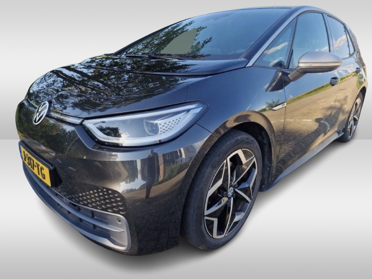 Volkswagen - ID.3 First Plus 58 kWh / Trekhaak / Camera / Keyless / Matrix LED — foto 1