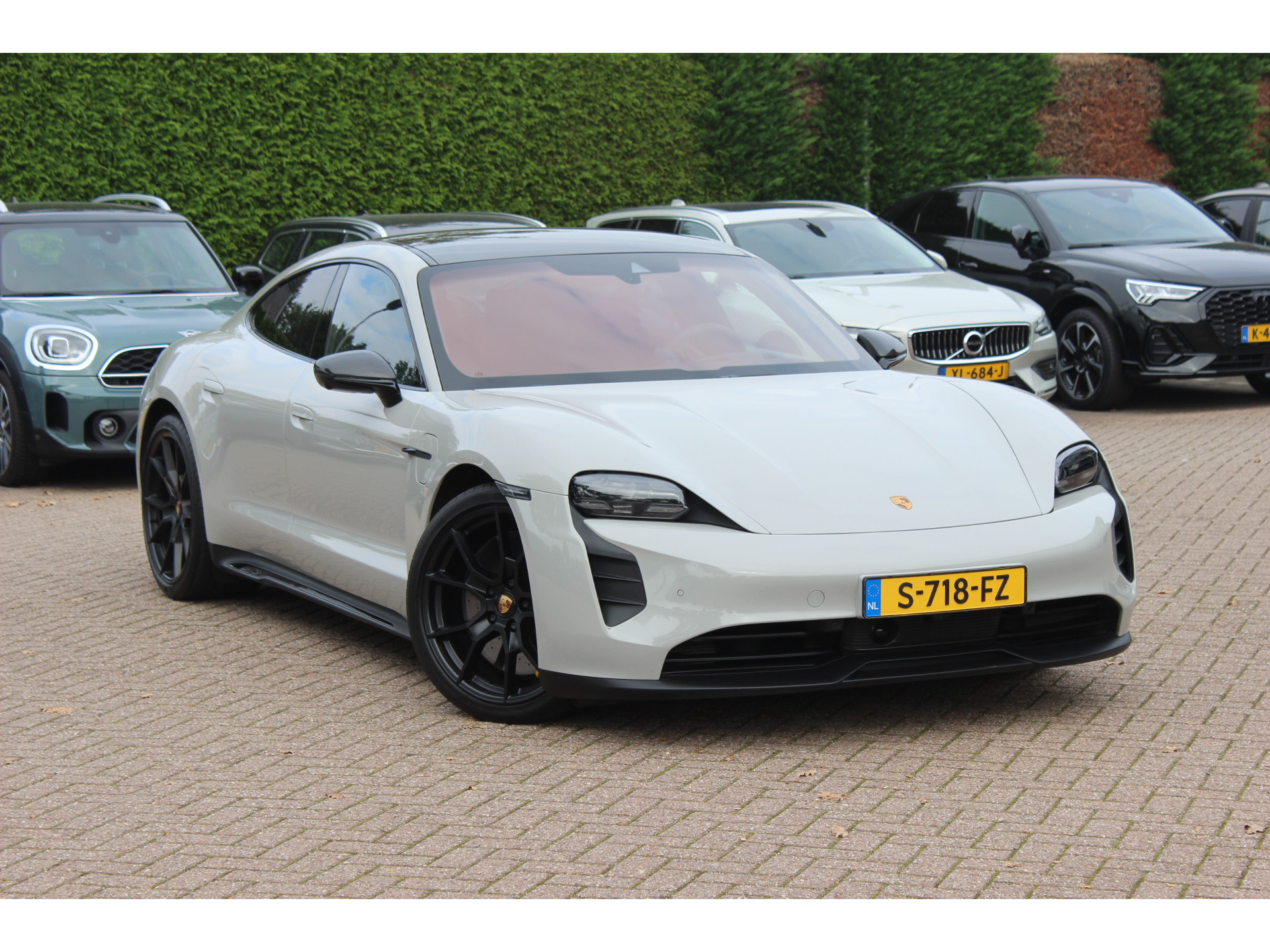 Porsche - Taycan