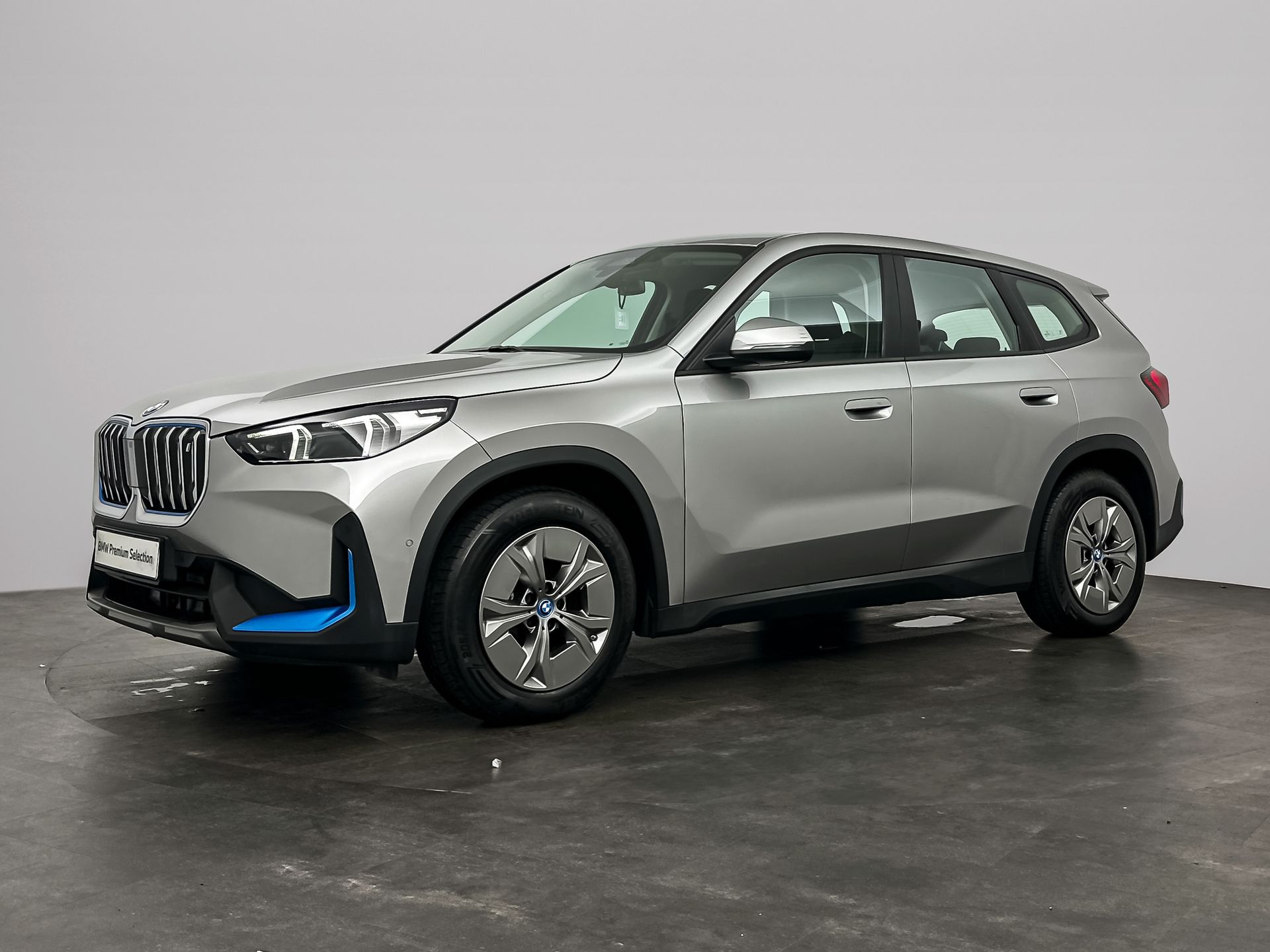 BMW - iX1 xDrive30 67 kWh | Comfort Access | Achteruitrijcamera… — foto 1