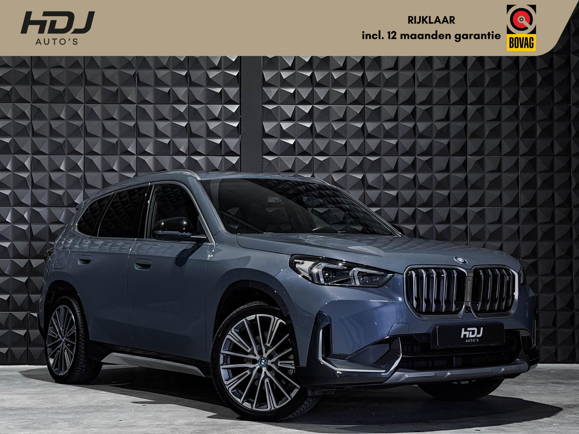 BMW - iX1 xDrive30 Launch Ed. 67 kWh | Pano | 20"| Drive Pro | Adap.… — foto 1