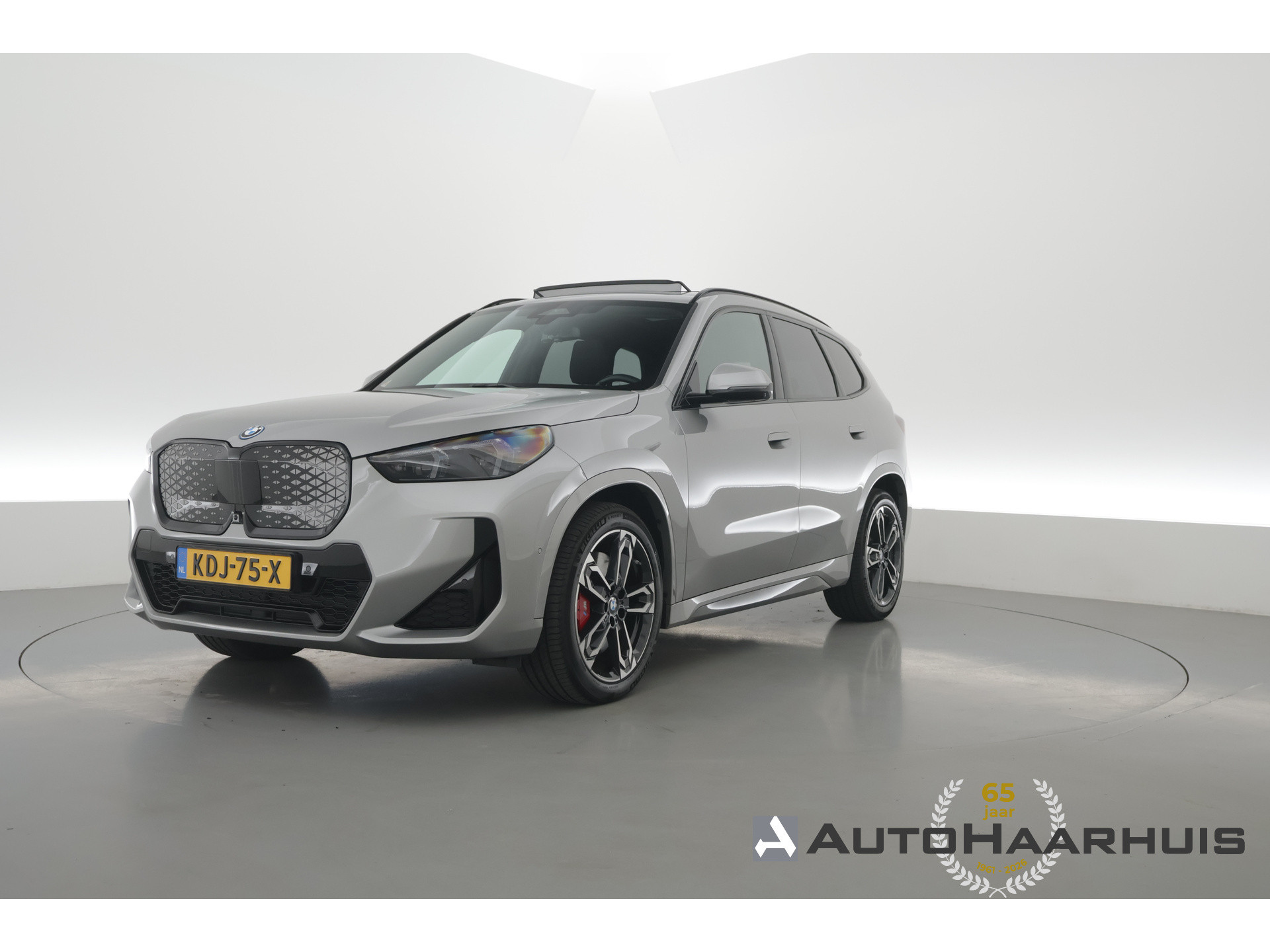 BMW - iX1 eDrive20 67 kWh | Rijklaar! |SOH 100% | Rijklaar! | HUD… — foto 1